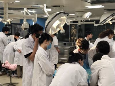 關(guān)注丨解剖第一課,中南大學(xué)湘雅醫(yī)學(xué)院百名學(xué)生致敬&ldquo;大體老師&rdquo;